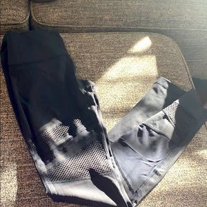 Lululemon size 6 Mesh and Net leggings